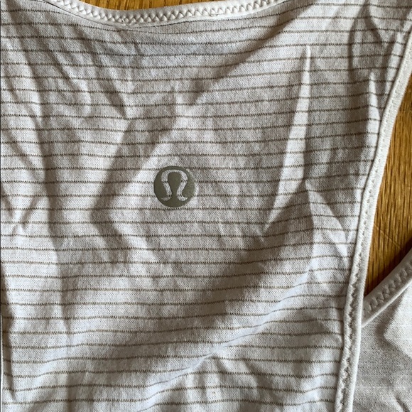 Lululemon yoga tank - Picture 3 of 3